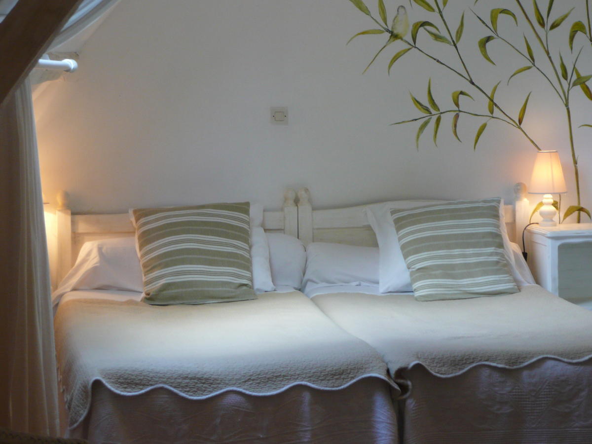 Manoir De Bois En Ardres Bed and Breakfast Kamer foto